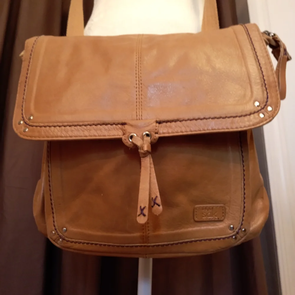Leather Crossbody Bag in Tan - Stylish Everyday Carry